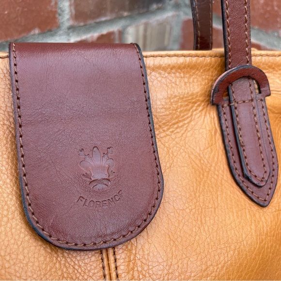 FLORENCE 🇮🇹 made in Italy, soft glove leather shoulder bag w/cashmere scarf - Picture 3 of 16